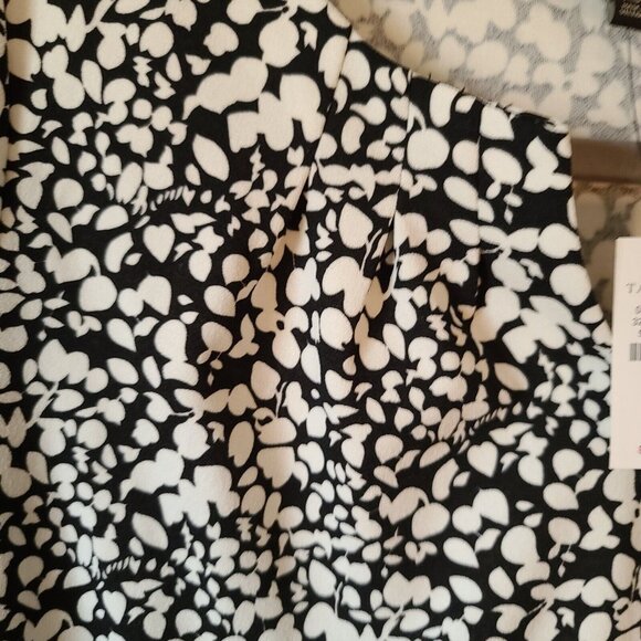 Talbots 3/4 Sleeve Slit Neck Jersey Top Size XS Black Cream Abstract Print NWT - Picture 4 of 11